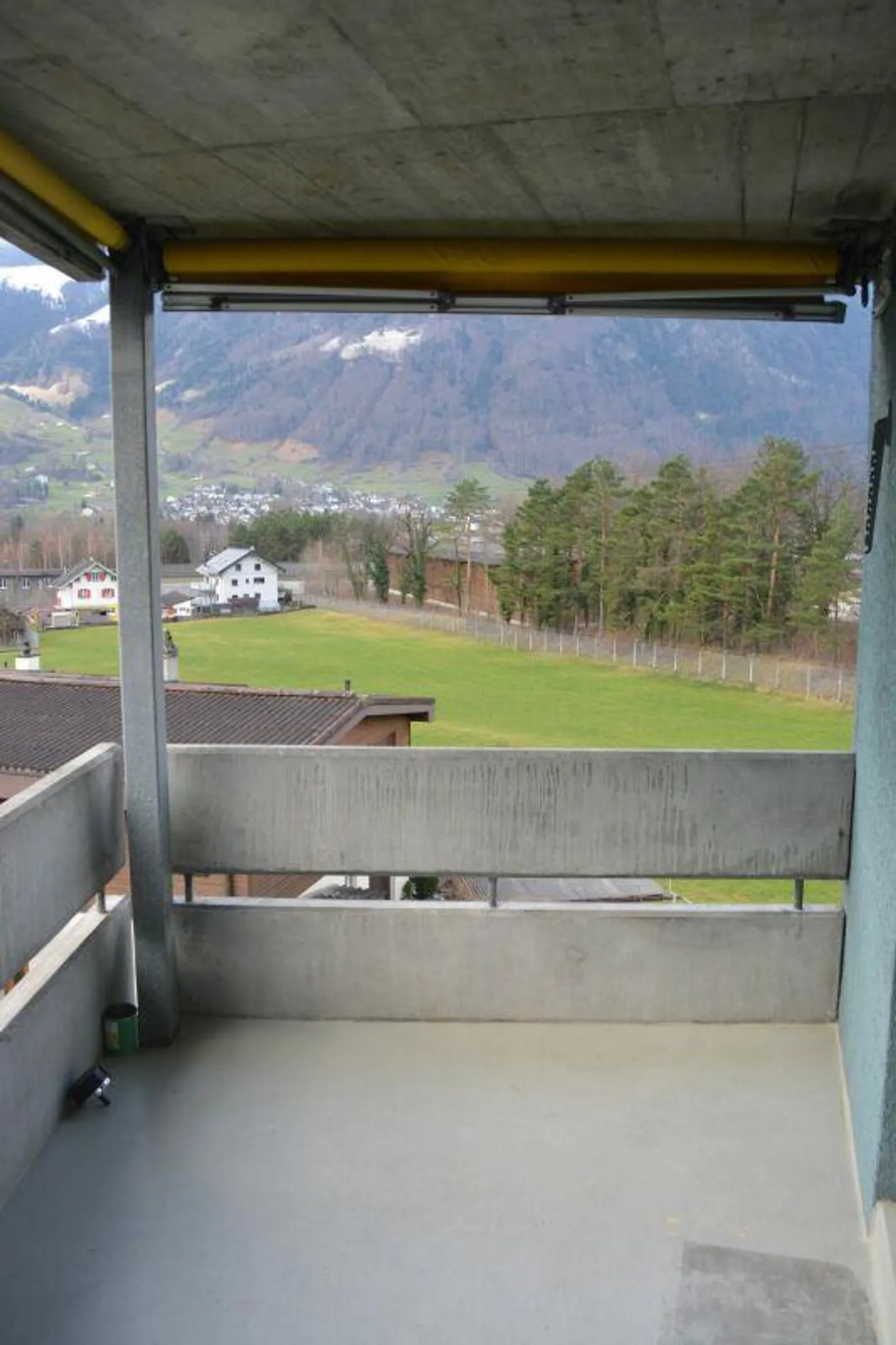 Ampio appartamento di 3,5 locali con camino a Schattdorf in affitto! - Foto 11 di 12