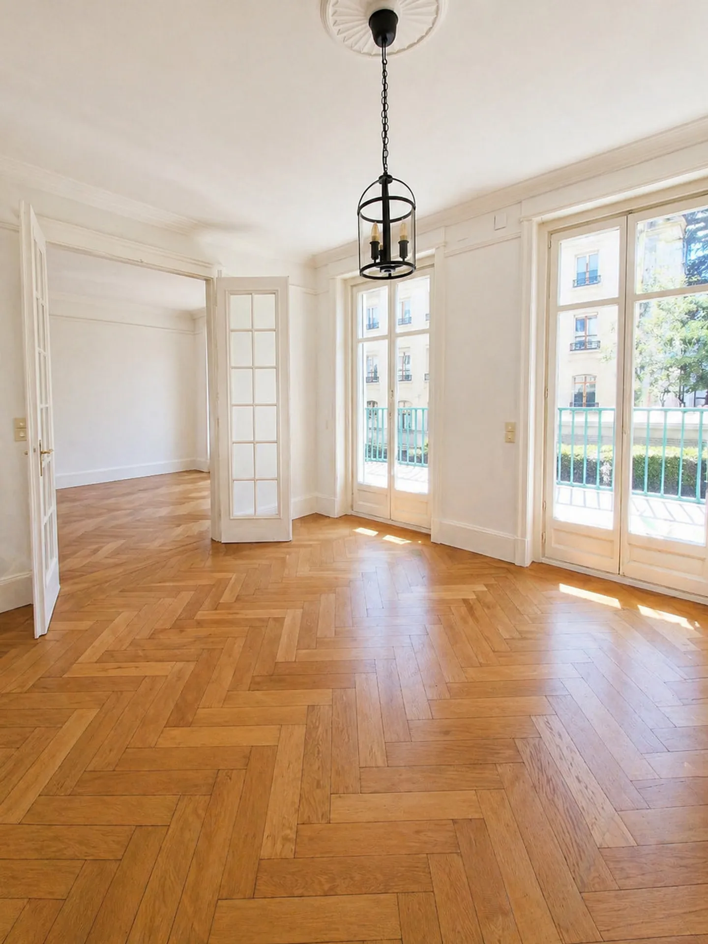 Superb 6-room apartment in the center of Lausanne - Photo 1 of 8