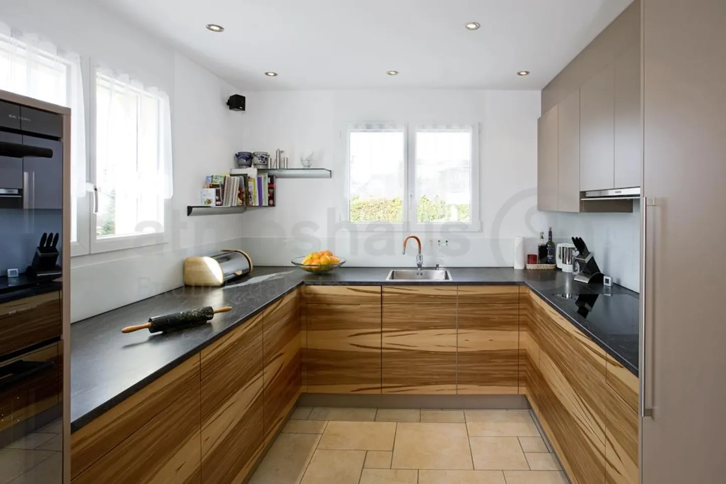 Ihr neues Zuhause: Sonniges EFH-Projekt auf grosszügigem Grundstück! - Foto 2 von 4