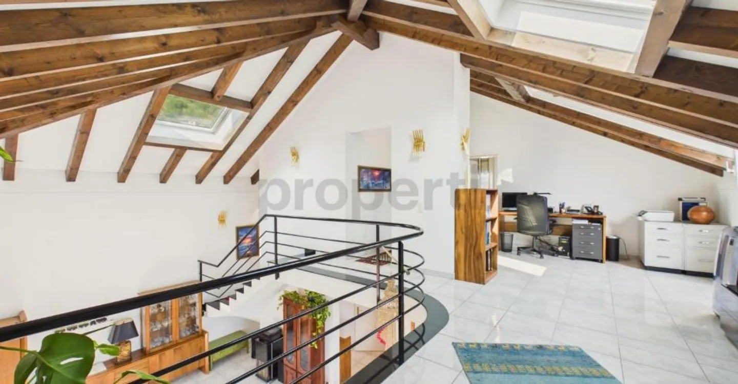 Prestigious 5.5-room penthouse with spectacular lake view - Photo 3 of 10