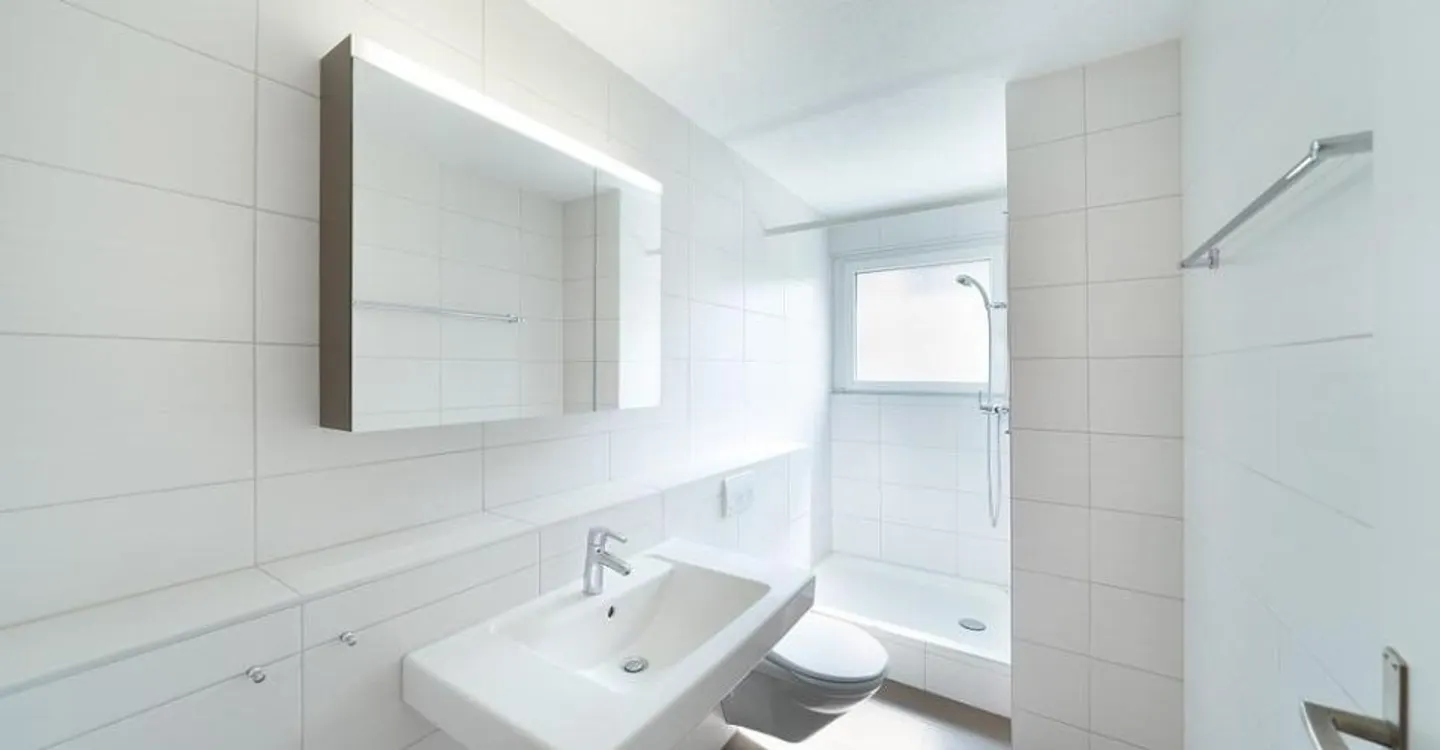 Light-Filled Apartment with Fireplace - Photo 10 of 10