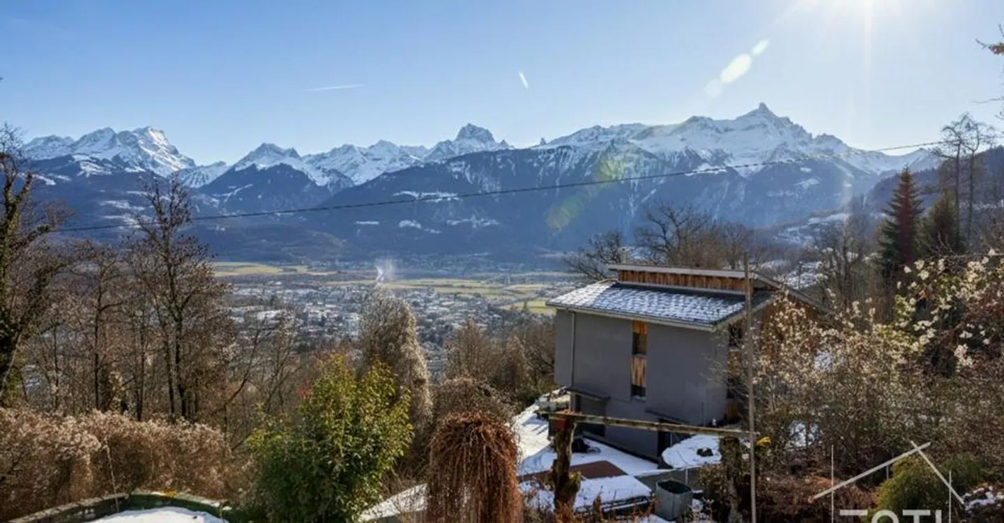 Grand chalet de 5,5 pièces avec sous-sol et garage double, sur plan avec toutes - Foto 8 von 9