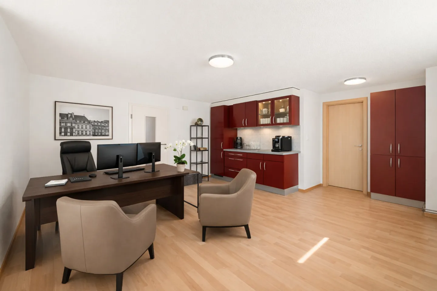 Office with 2 Rooms and Client Reception - Photo 1 of 3