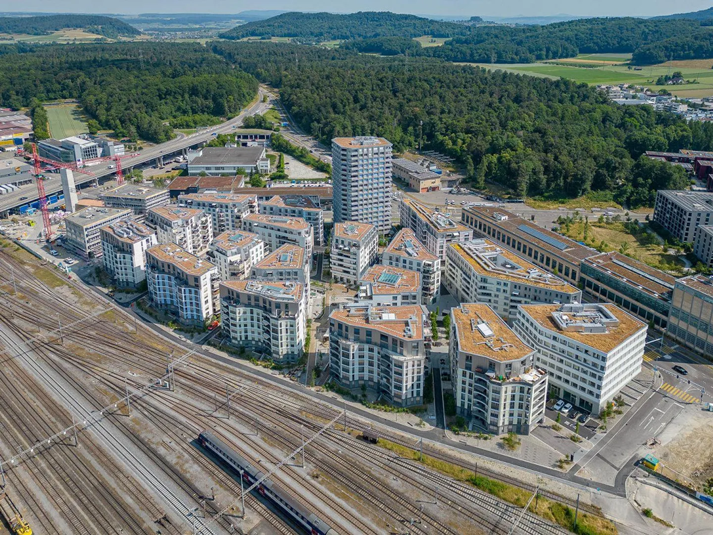 Spazio commerciale con potenziale nell'area Glasi di Bülach - Foto 1 di 12