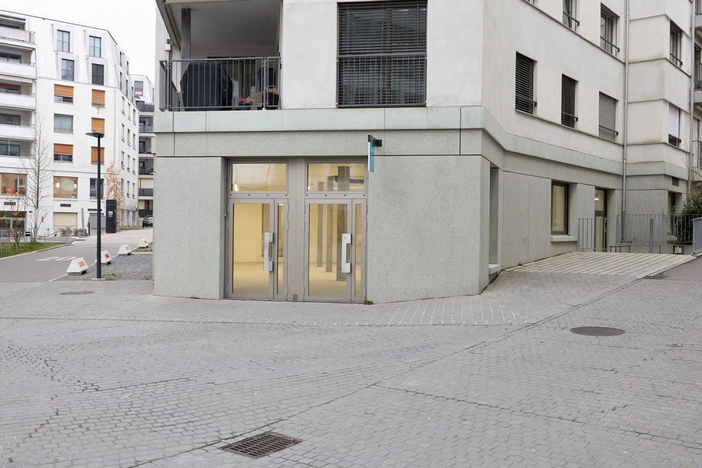 Spazio commerciale con potenziale nell'area Glasi di Bülach - Foto 4 di 12
