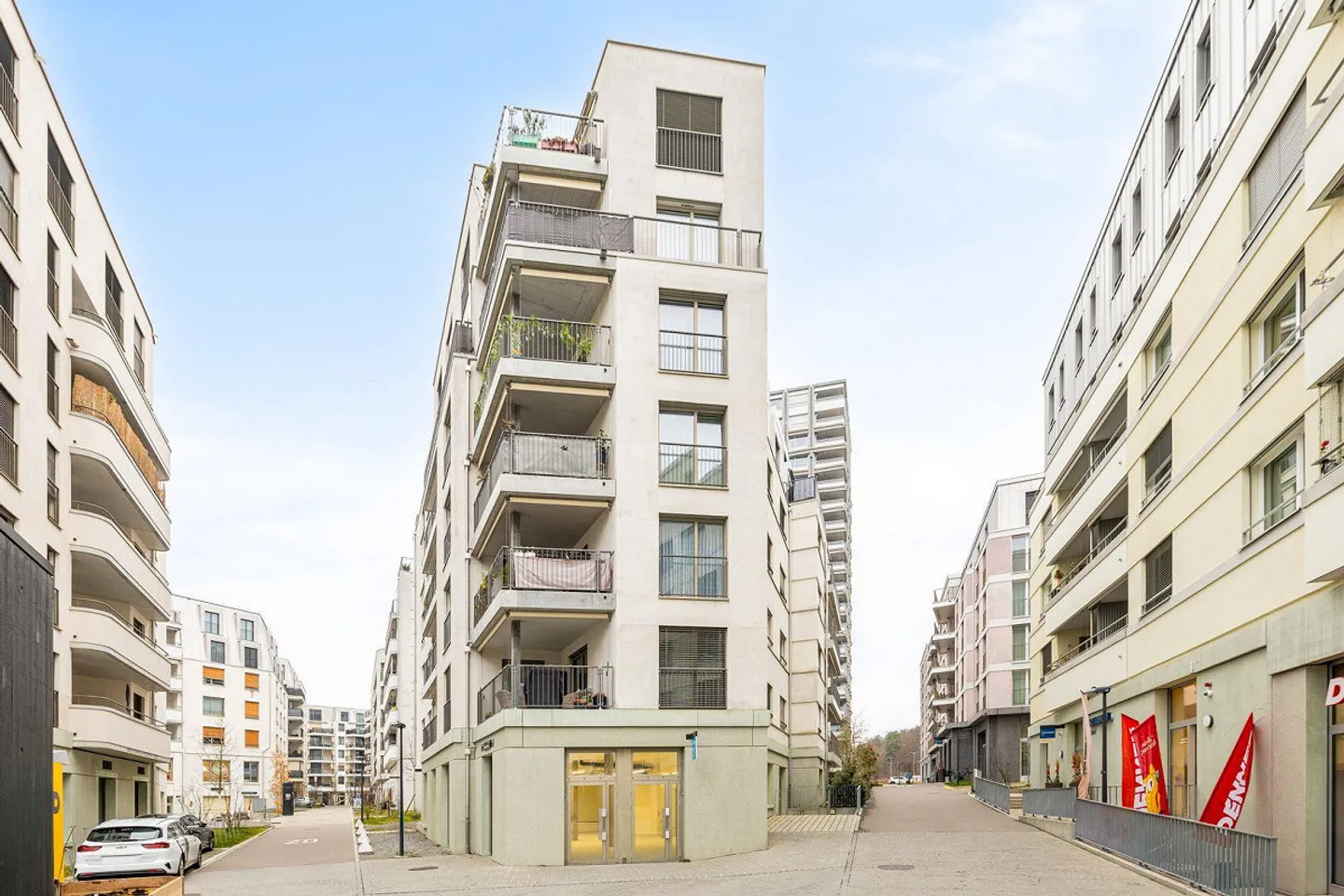 Spazio commerciale con potenziale nell'area Glasi di Bülach - Foto 3 di 12