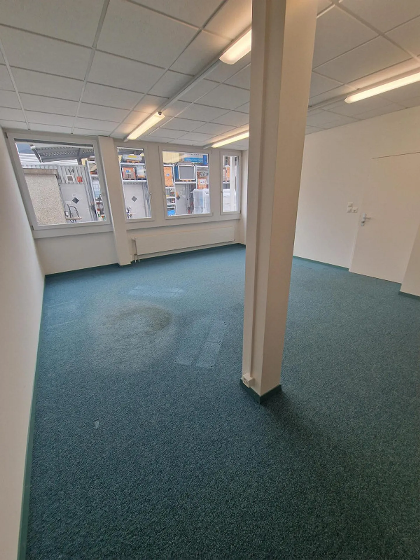 Ufficio di 70m2 al piano terra - Foto 2 di 9