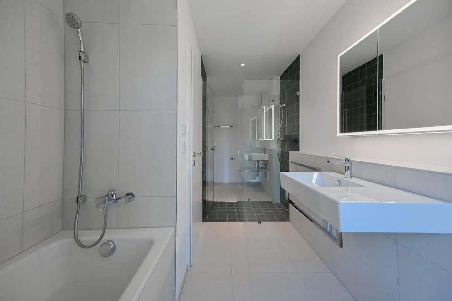 Vivre avec vue sur le paysage montagneux - Photo 5 sur 12