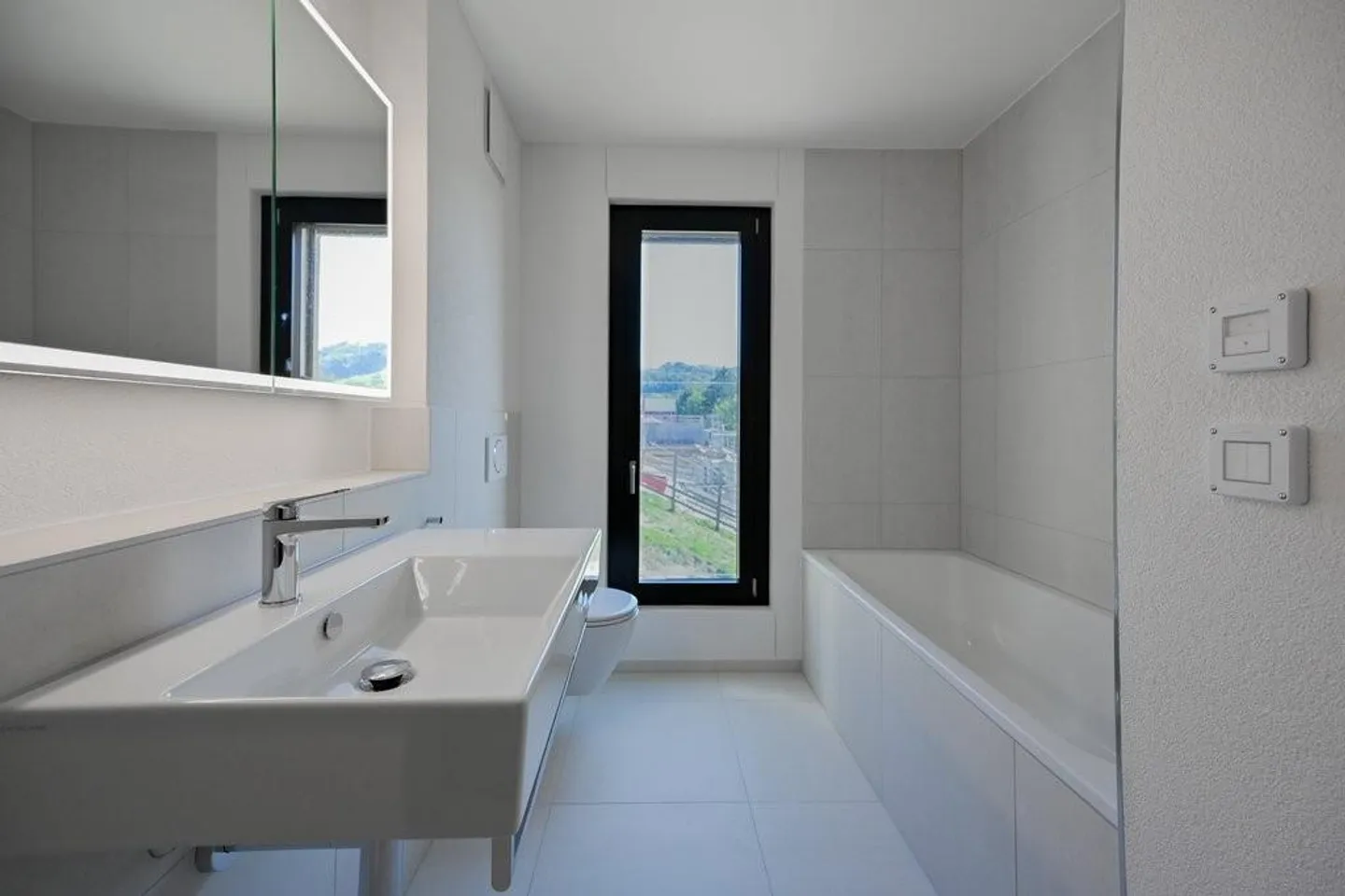 Vivre avec vue sur le paysage montagneux - Photo 6 sur 12