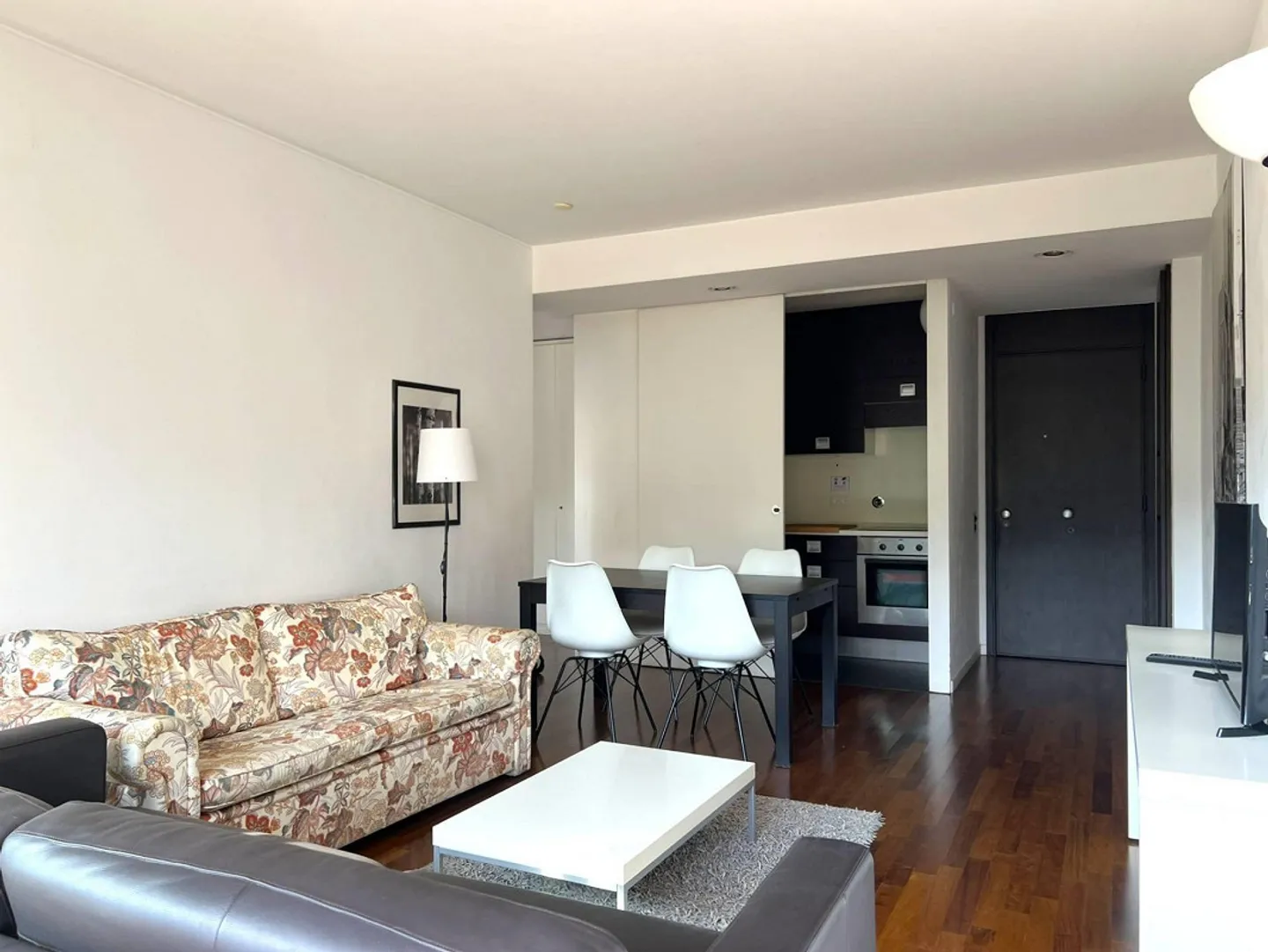 2.5-room apartment for rent in central Lugano - Photo 1 of 7