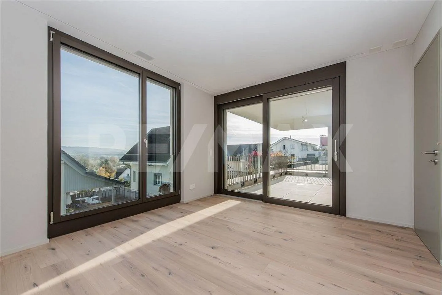 PRIMA OCCUPAZIONE: VILLA INDIPENDENTE DI 6 ½ STANZE - Foto 5 di 12