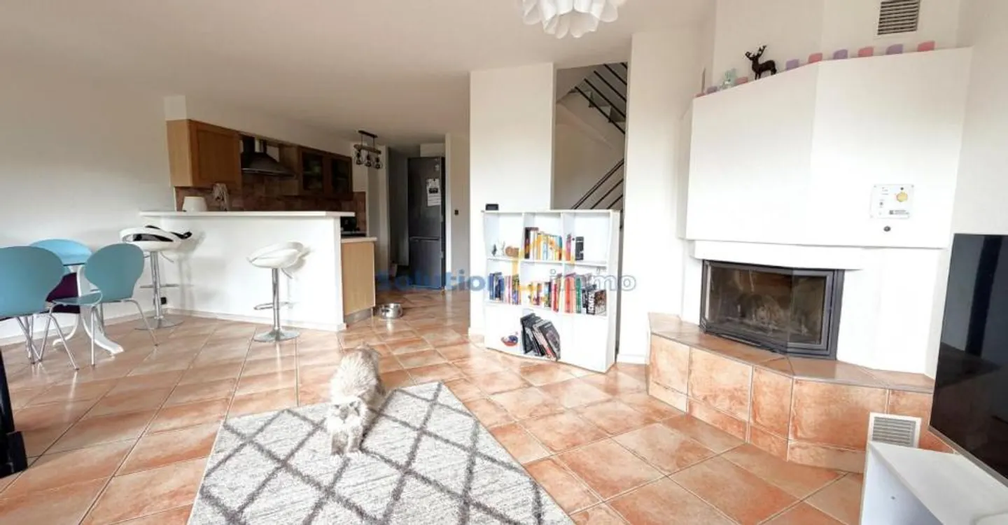 Große angrenzende Villa mit 6,6 Zimmern - Foto 5 von 13
