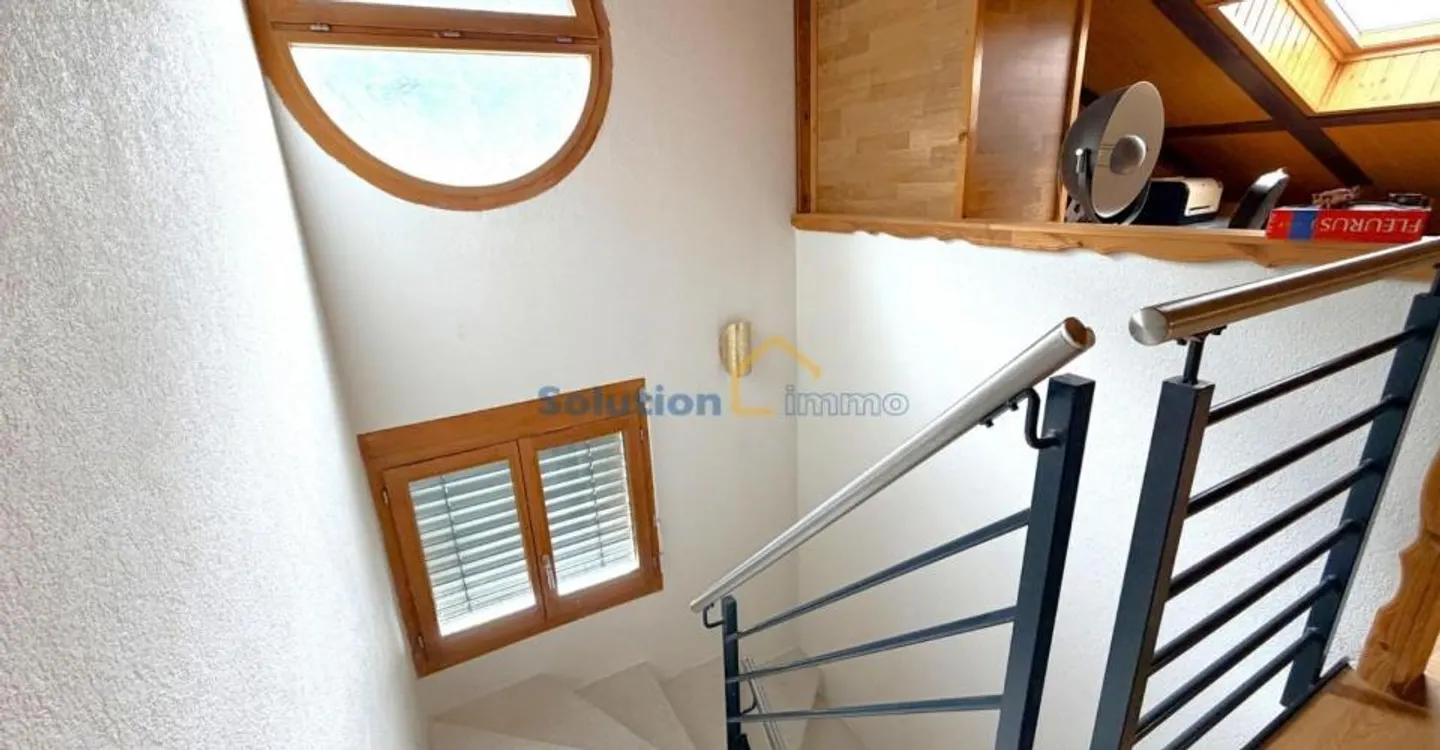 Große angrenzende Villa mit 6,6 Zimmern - Foto 11 von 13