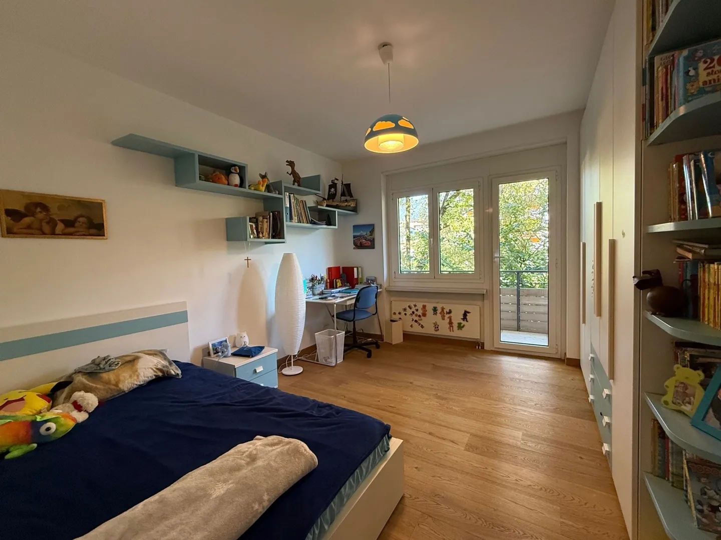 Appartement spacieux de 5.5 pièces entouré de verdure, très calme - Photo 10 sur 14