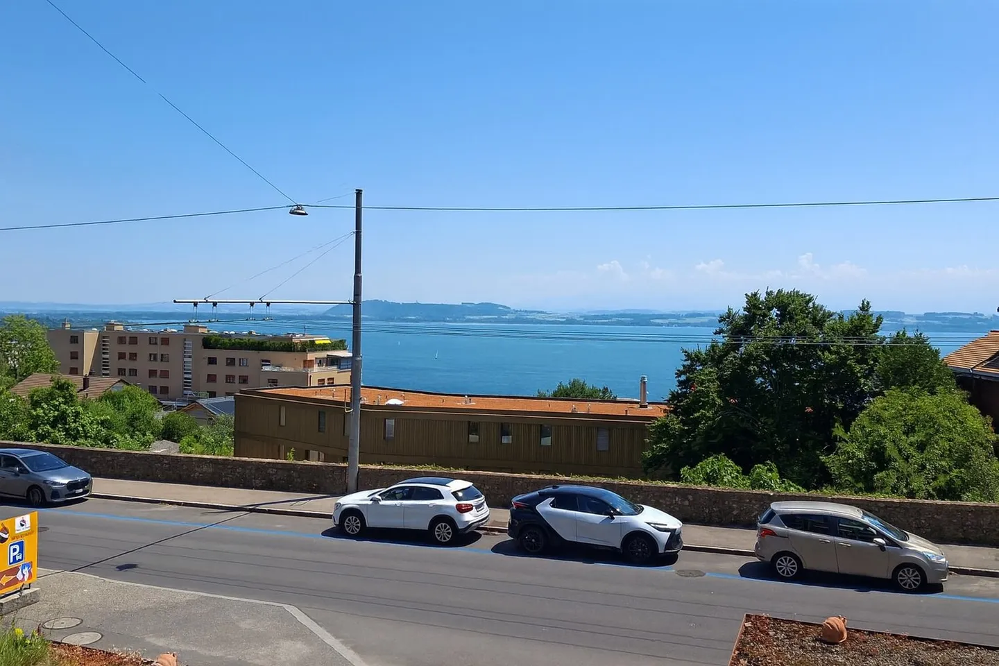 Beautiful 4-room apartment in Neuchâtel renovated - Photo 11 of 14