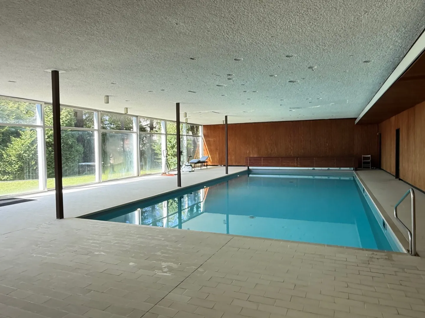 Appartement spacieux de 5.5 pièces entouré de verdure, très calme - Photo 13 sur 14