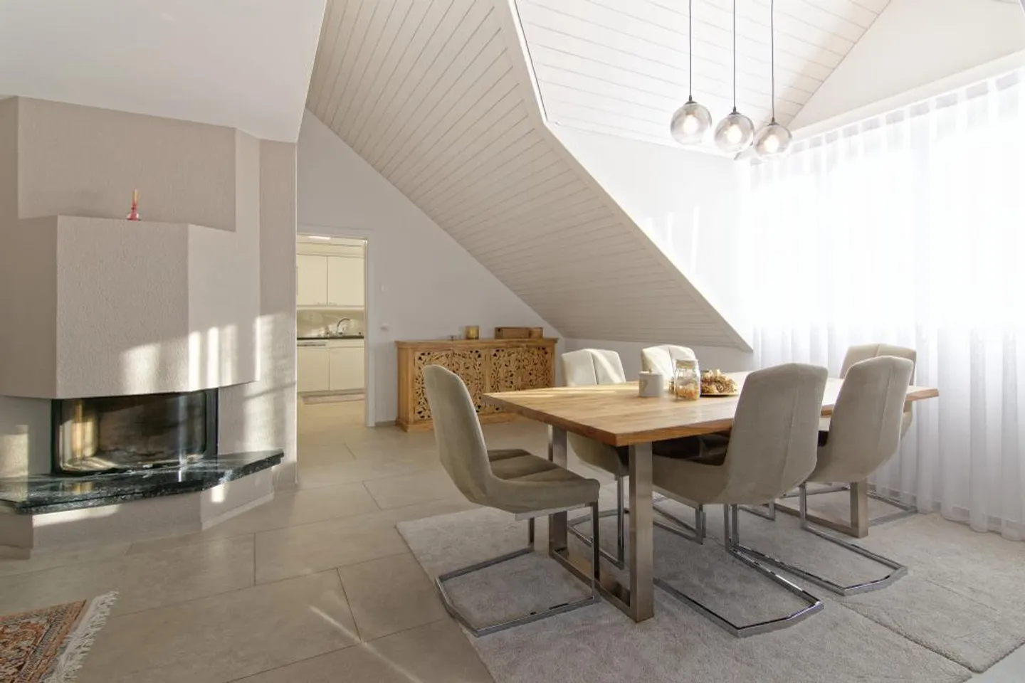 Appartement penthouse spacieux et lumineux de 4,5 pièces avec galerie - Photo 4 sur 7