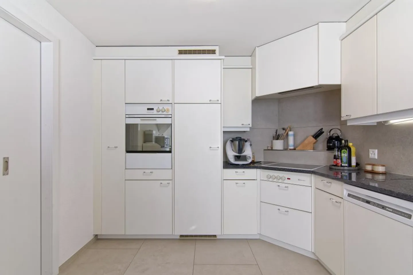 Appartement penthouse spacieux et lumineux de 4,5 pièces avec galerie - Photo 5 sur 7