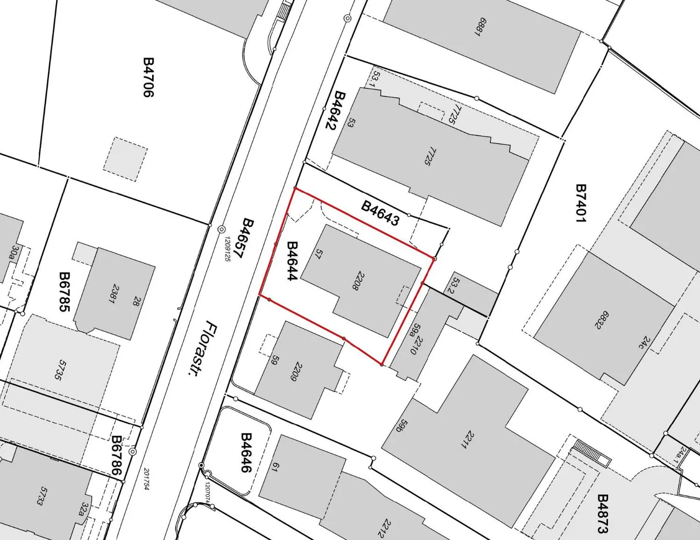 Residential building with 15 rooms - Photo 6 of 7