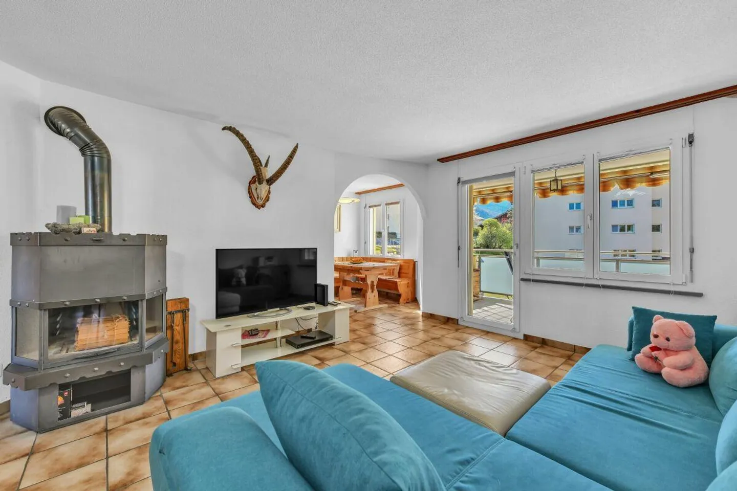 Espace pour les rêves de vie : Charmant appartement de 4,5 pièces avec balcon - Photo 5 sur 15