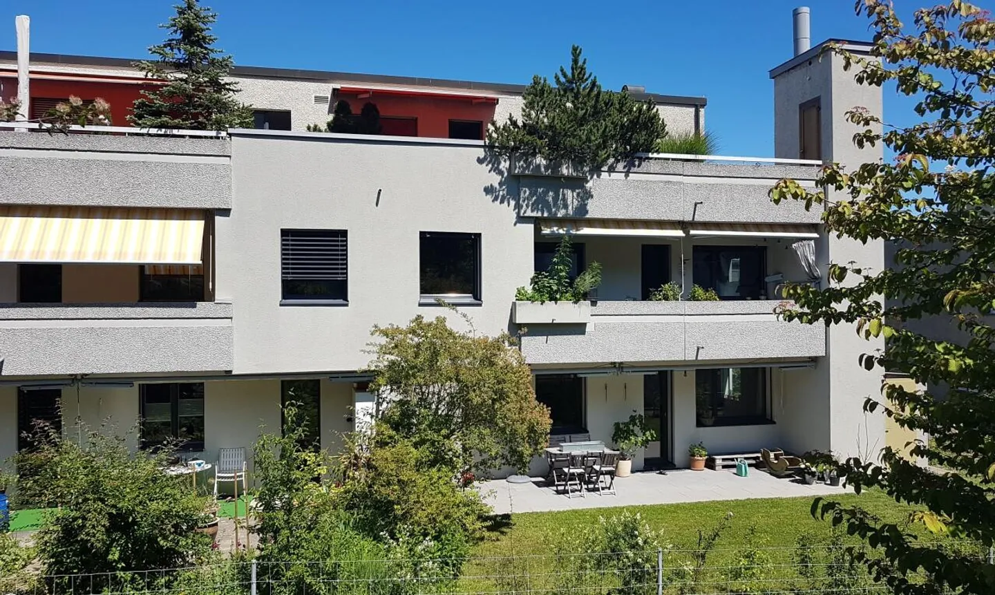 Quiet 4.5-room apartment including parking space at the foot of Uetliberg - Photo 2 of 11