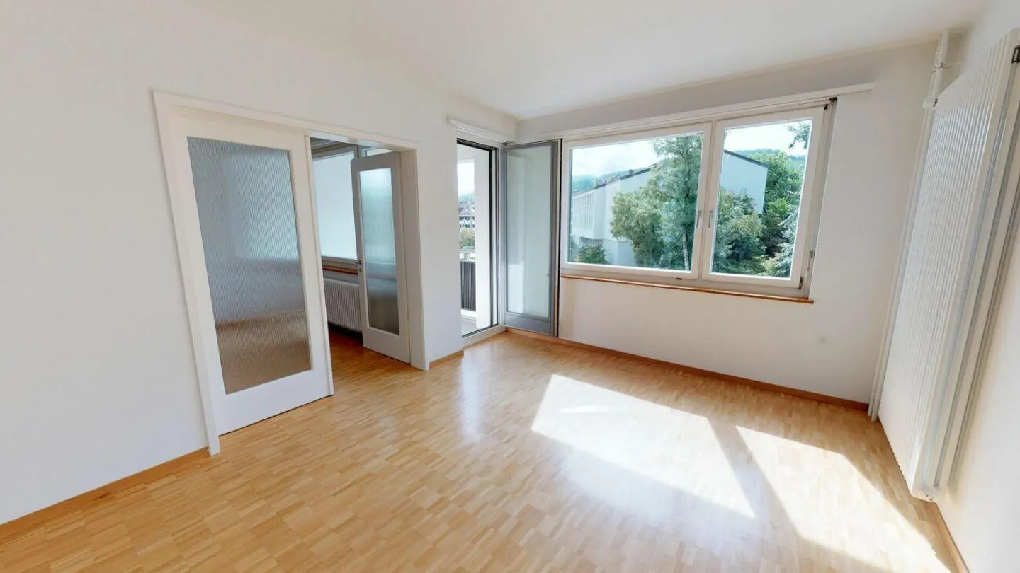 Bright apartment with central location - Photo 4 of 8