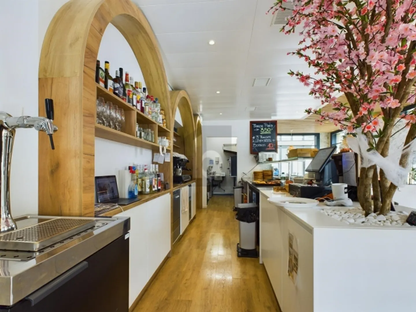 «À PROXIMITÉ DE LA GARE ET GYMNASE DE RENENS !» - Photo 2 sur 5