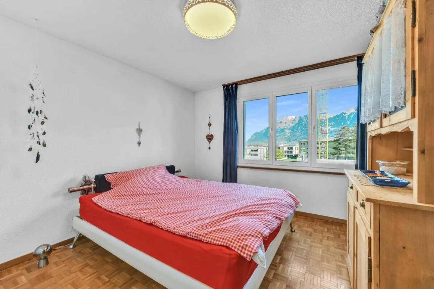 Espace pour les rêves de vie : Charmant appartement de 4,5 pièces avec balcon - Photo 8 sur 15