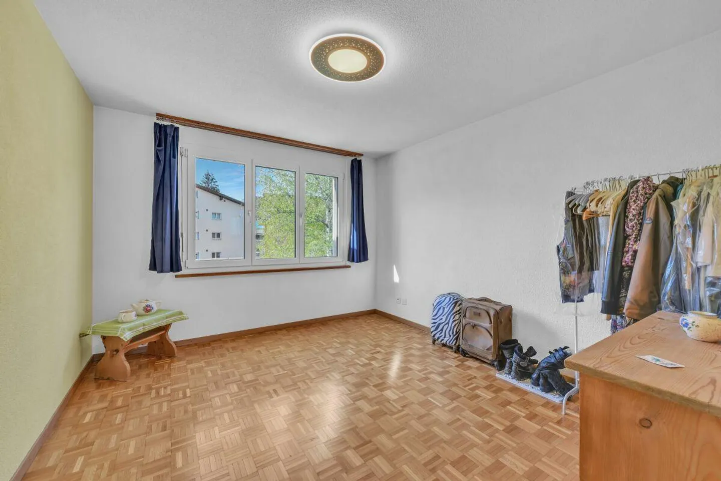 Espace pour les rêves de vie : Charmant appartement de 4,5 pièces avec balcon - Photo 9 sur 15