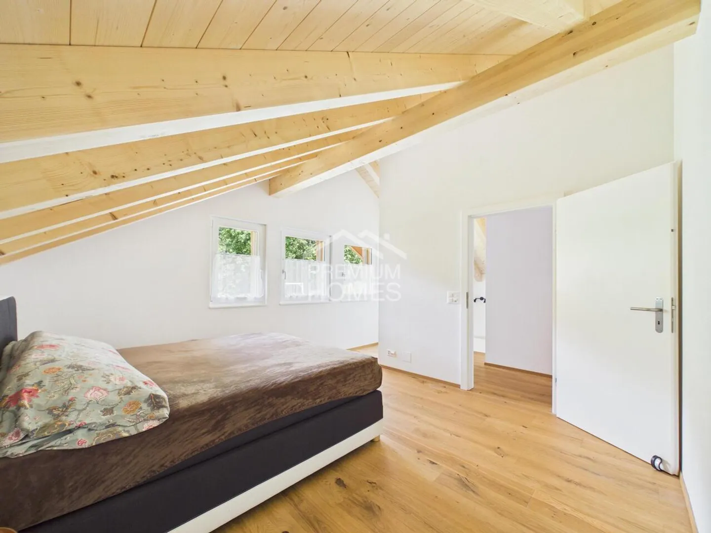 A Home with Niesen View - Spacious 5.5-Room Maisonette! - Photo 5 of 13