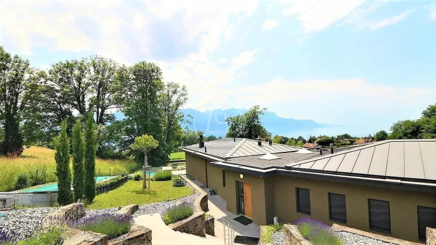 Zeitgenössische Villa mit Seeblick - Foto 12 von 12