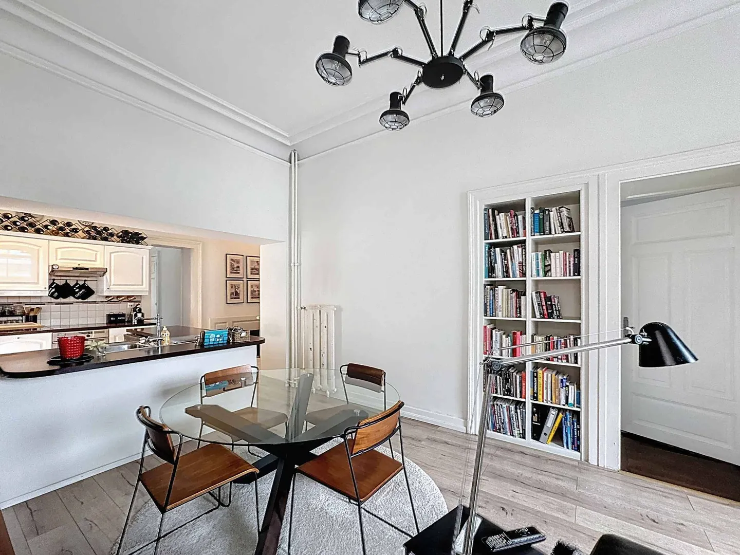 Magnifico appartamento di 3,5 stanze di 98 m2 - Eleganza dell'epoca - Foto 4 di 13