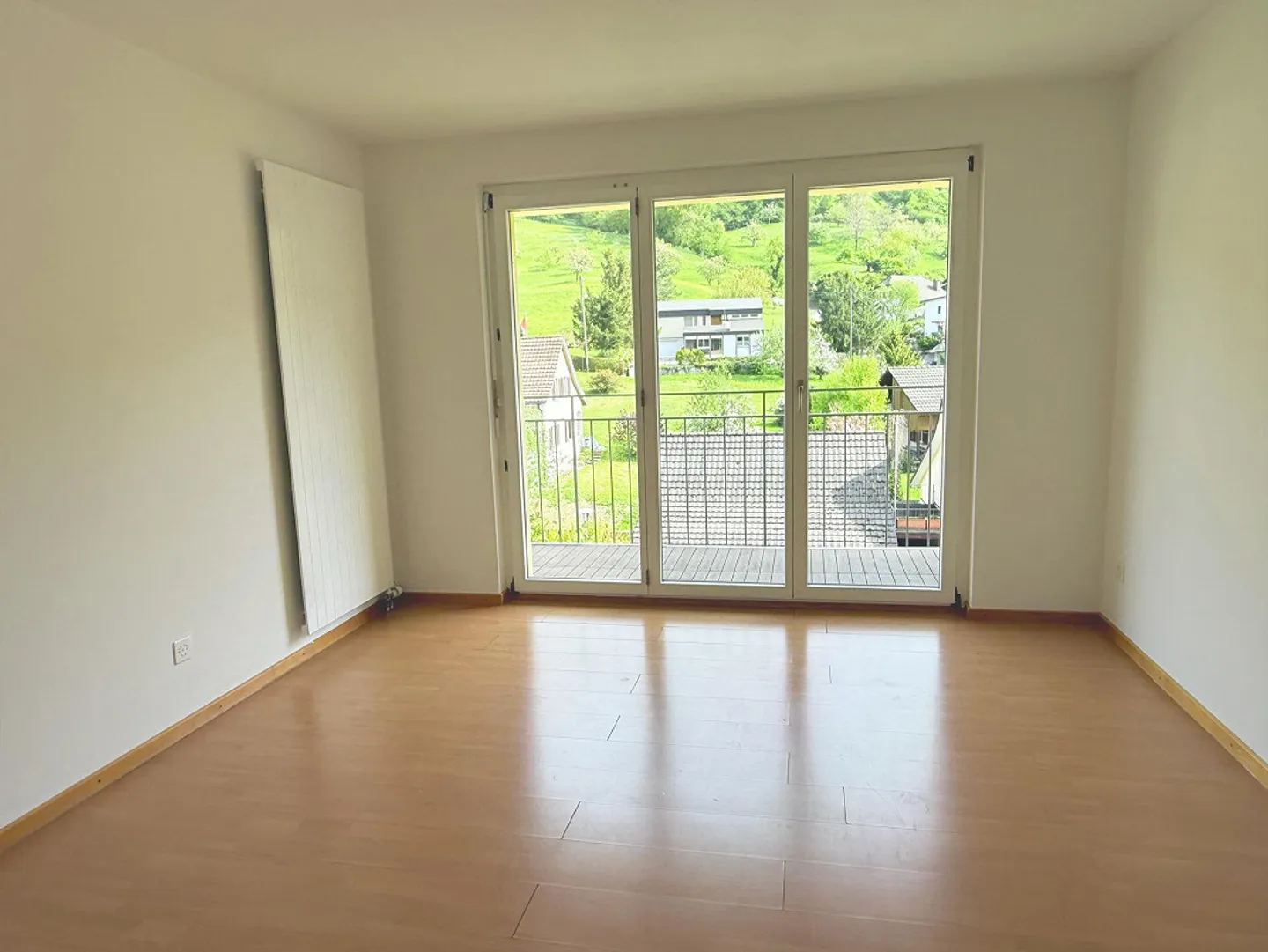 Maison individuelle avec garage sur la pente ensoleillée à Meltingen - Photo 7 sur 10