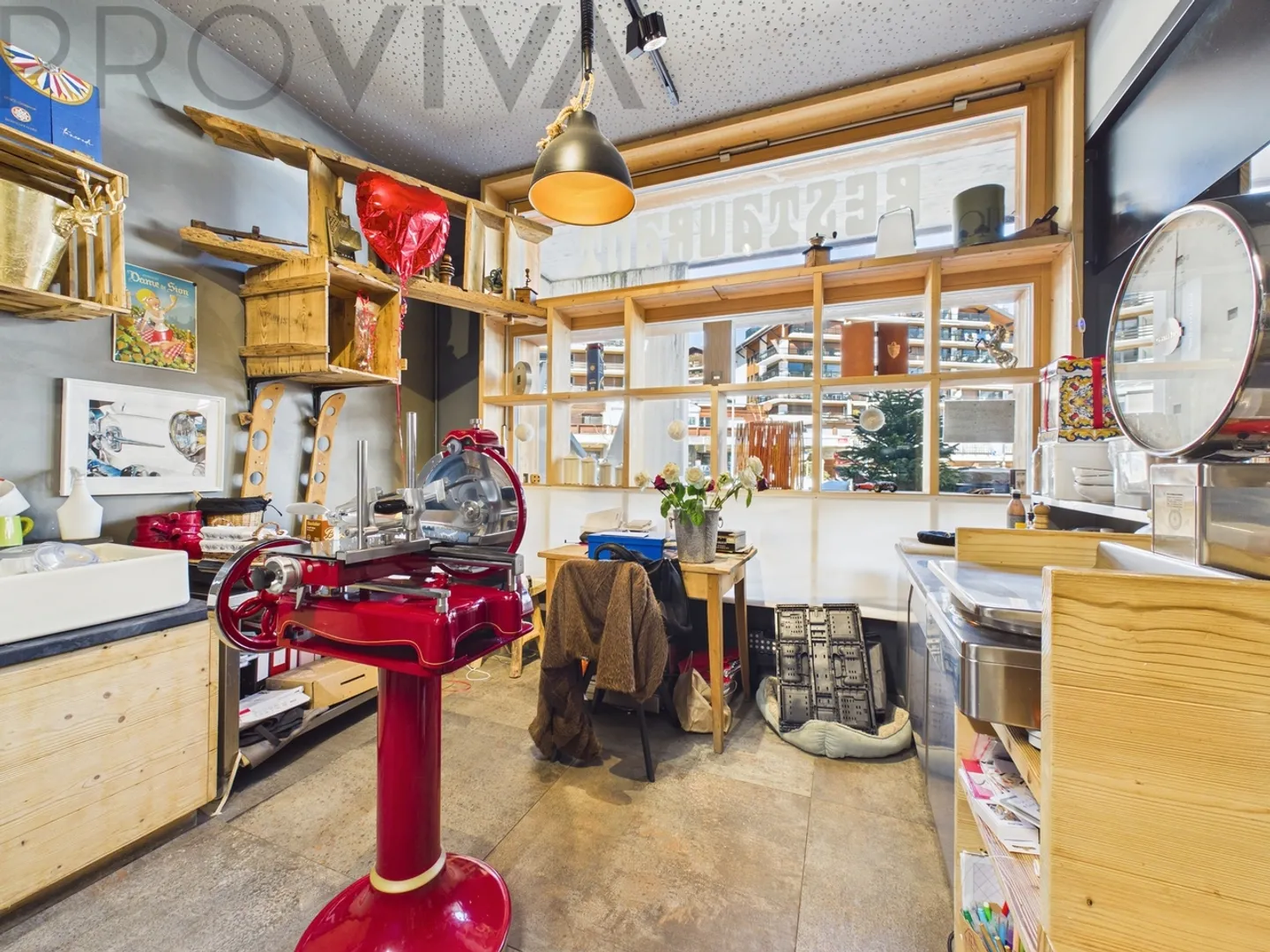 Off-Market: Ristorante con atmosfera e terrazza - Foto 3 di 8