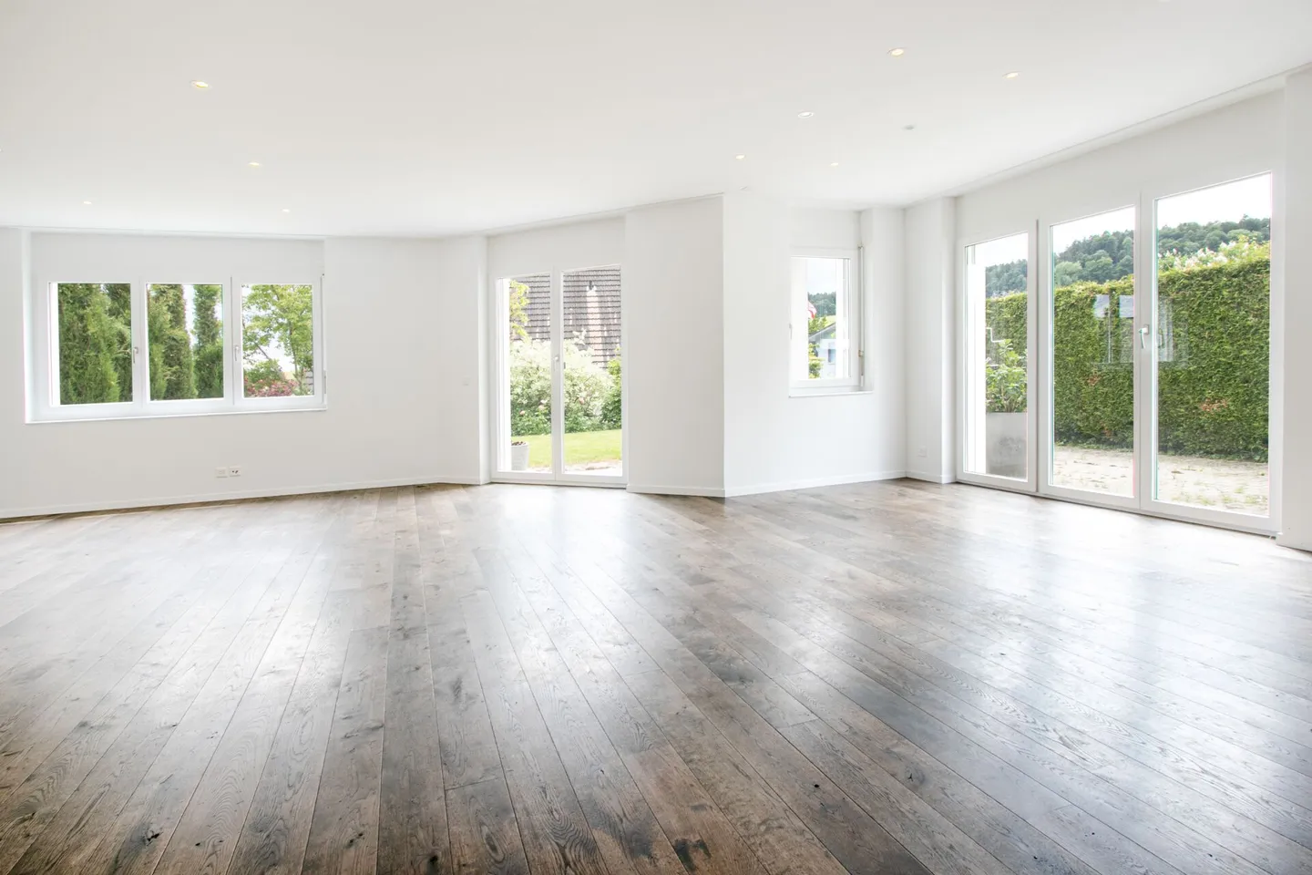 Casa bifamiliare moderna e luminosa di 6,5 stanze in una posizione tranquilla con garage doppio e accesso diretto alla casa - Foto 13 di 33