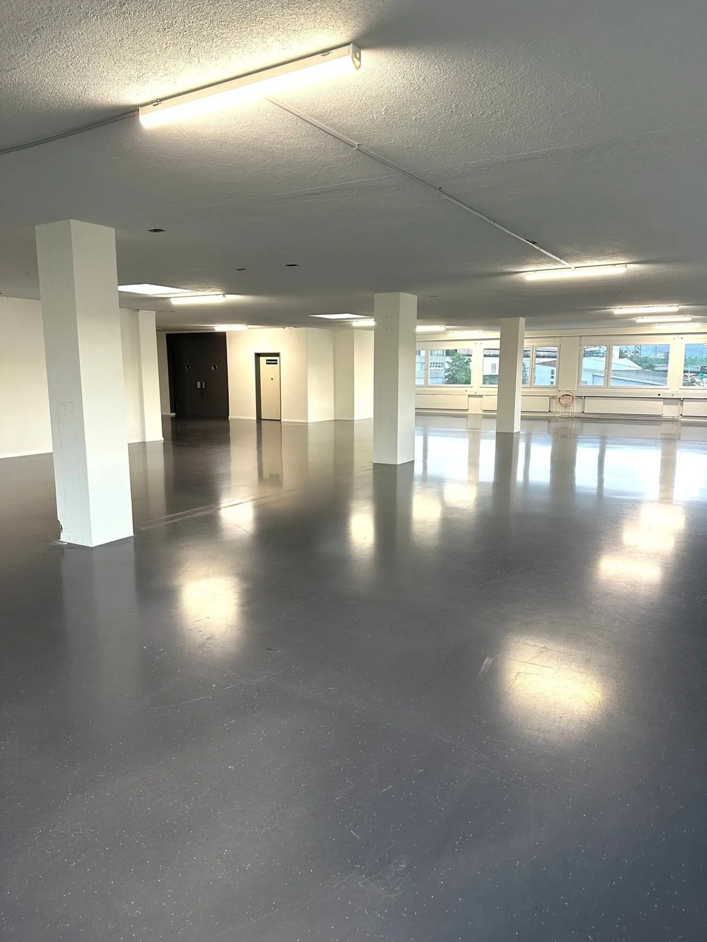 Commercial Space in Dietlikon - Photo 4 of 10