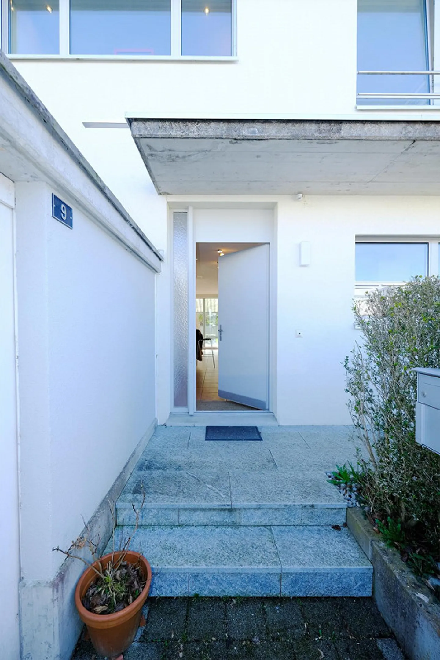 Casa bifamiliare moderna di 5,5 stanze con grande giardino a Gockhausen - Foto 24 di 27