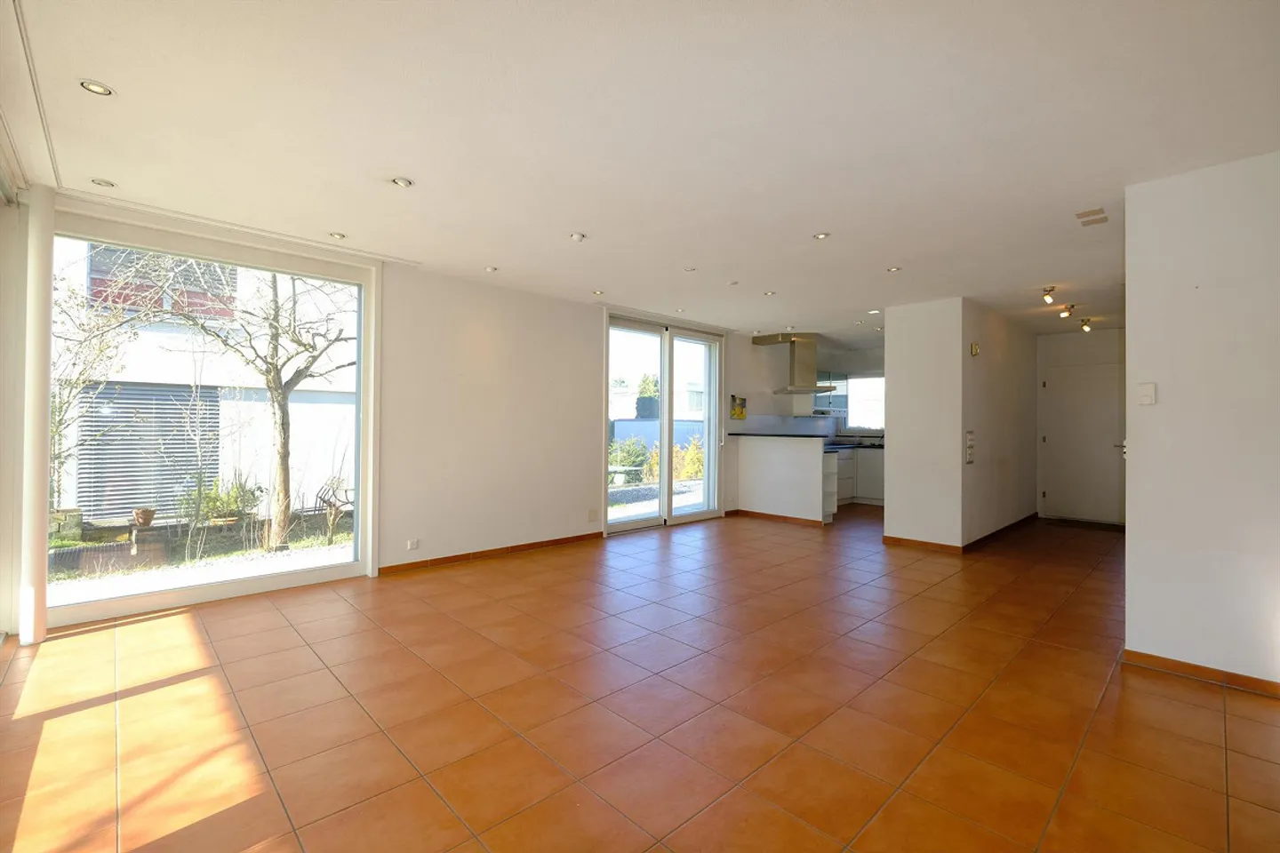 Casa bifamiliare moderna di 5,5 stanze con grande giardino a Gockhausen - Foto 6 di 27
