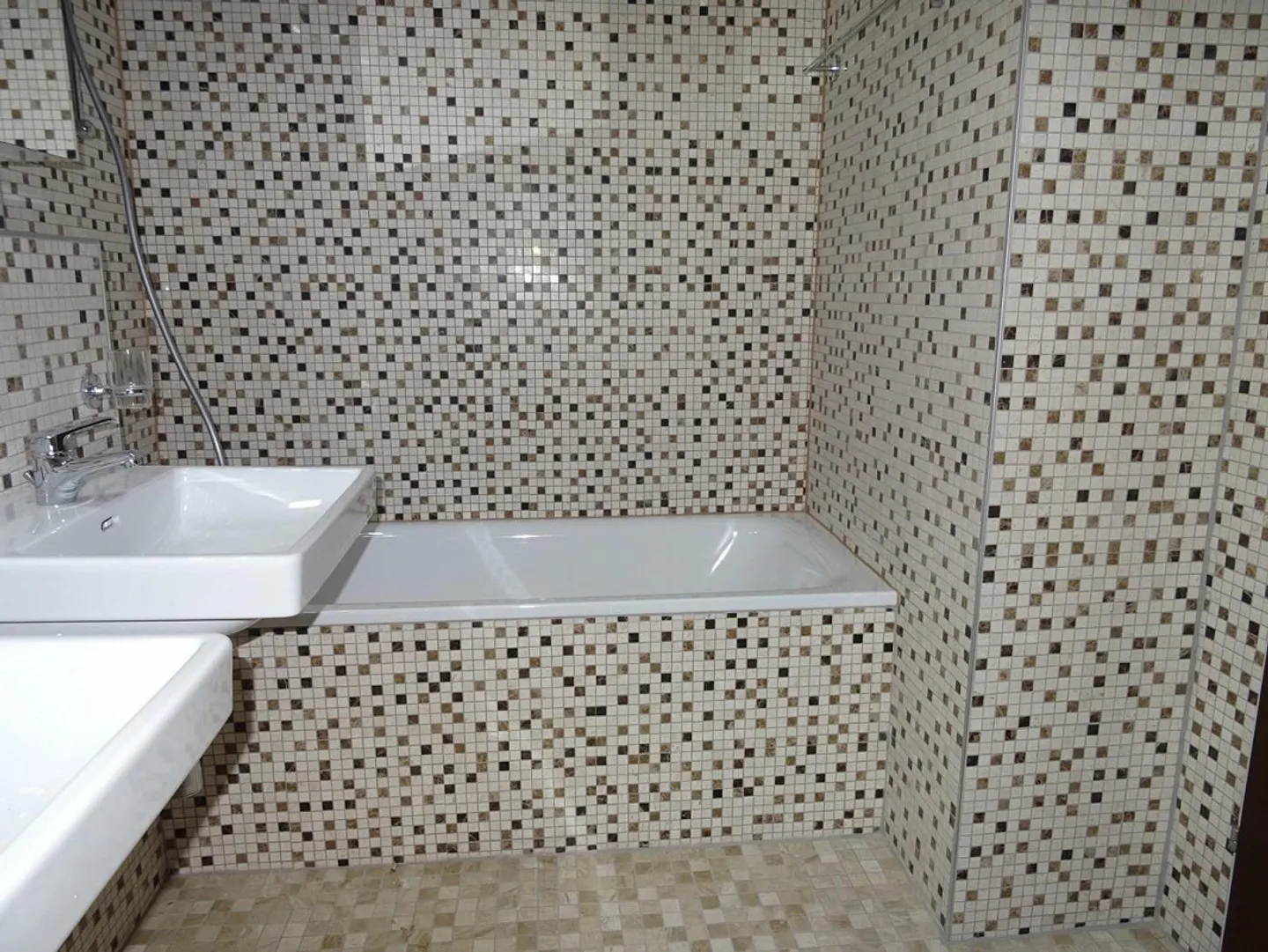 Appartamento familiare di 4,5 stanze con patio - Foto 7 di 13