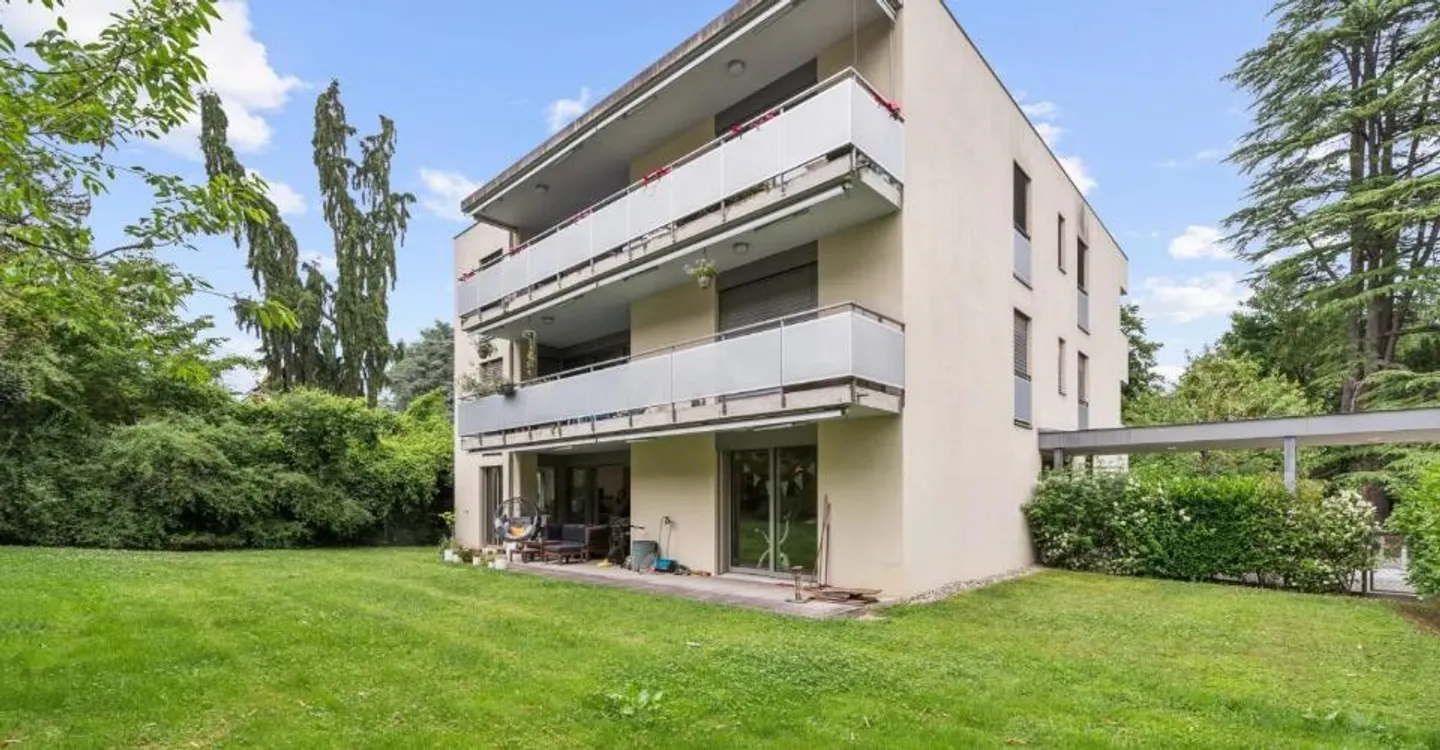 APPARTAMENTO MAGNIFICO CON 4 CAMERE E 1300 M² DI GIARDINO! - Foto 1 di 13