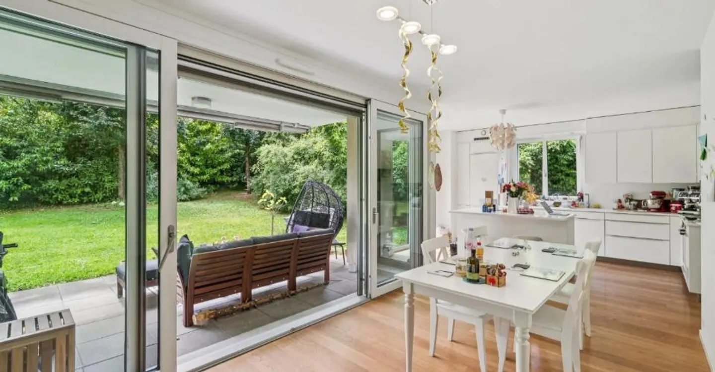 APPARTAMENTO MAGNIFICO CON 4 CAMERE E 1300 M² DI GIARDINO! - Foto 4 di 13