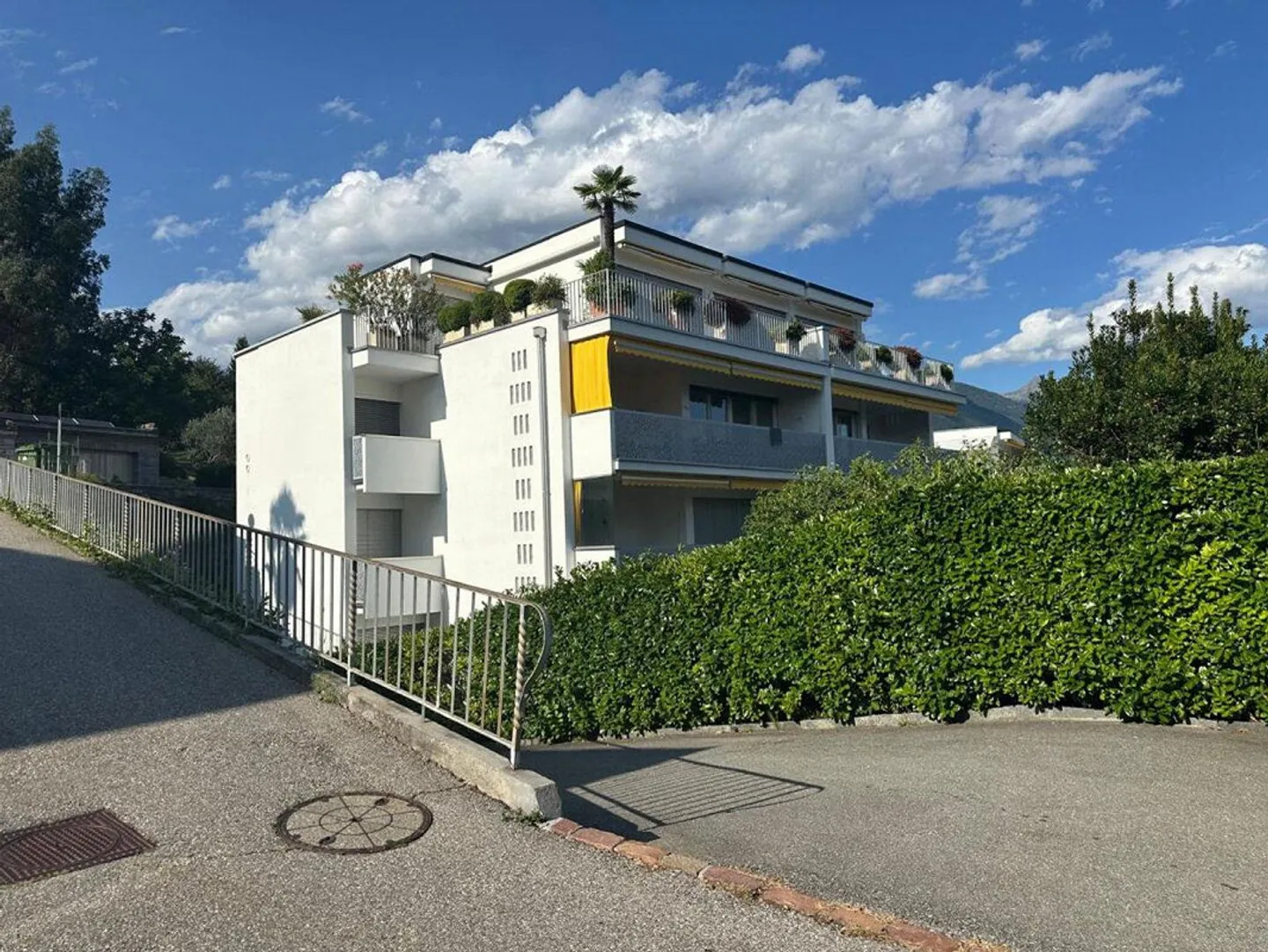 Incantevole Appartamento Secondario di 3.5 Locali con Vista Lago in... - Foto 4 di 13