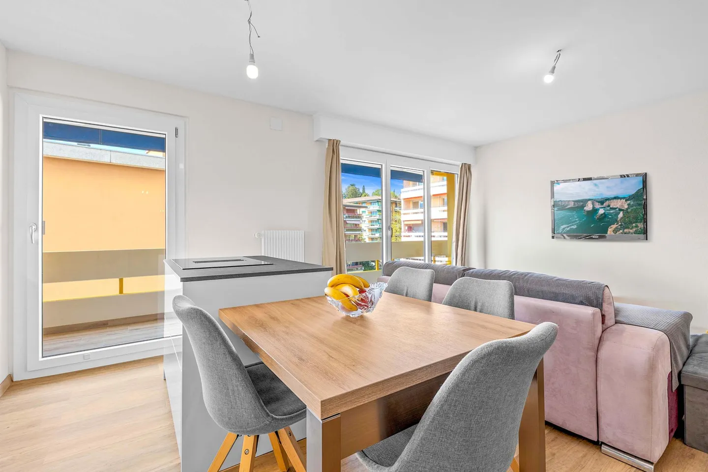 Charming 3.5 rooms with a balcony overlooking the lake - Photo 7 of 9