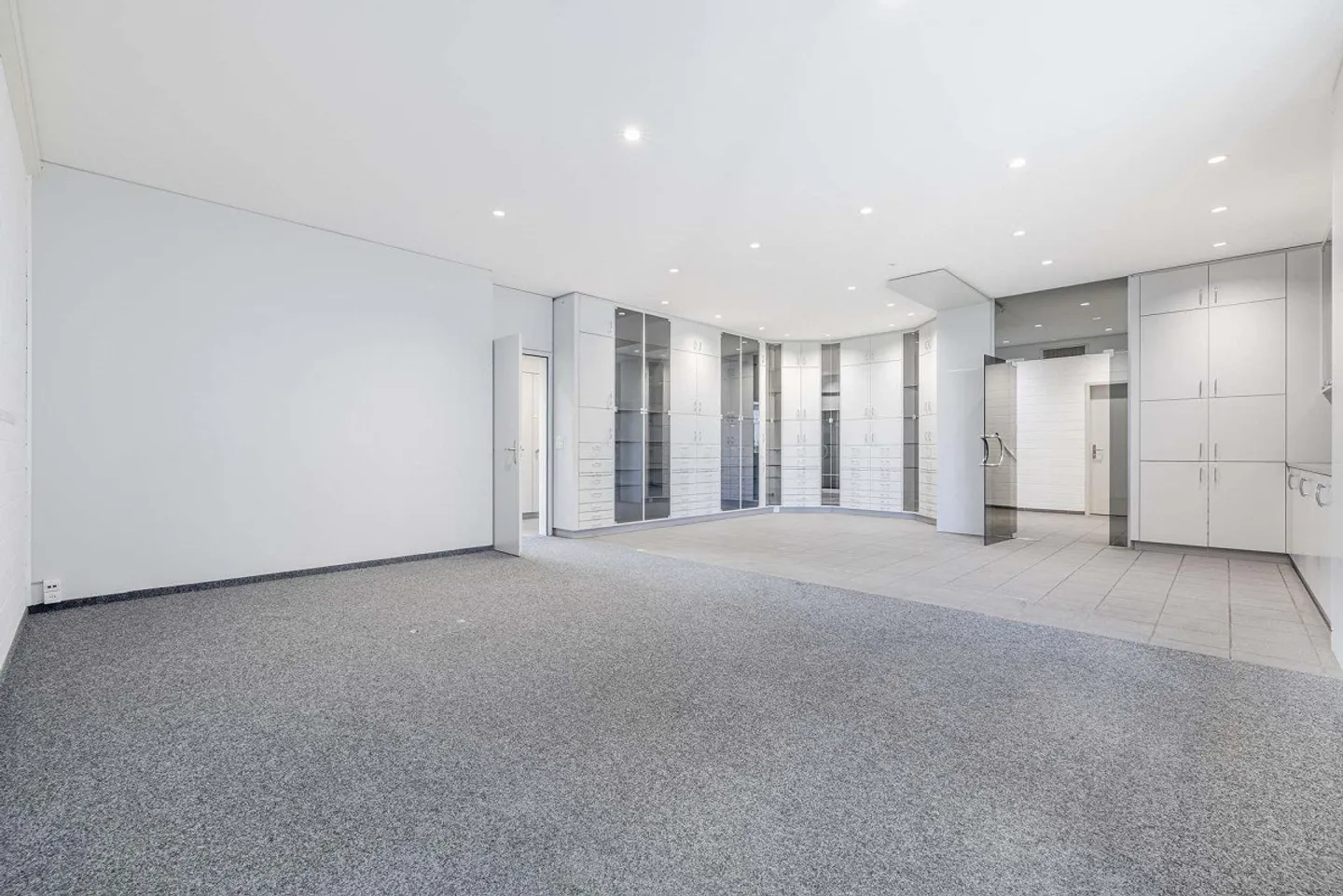 Spazio per idee: 300 m² di uffici nel cuore di Winkeln, St. Gallen - Foto 3 di 11