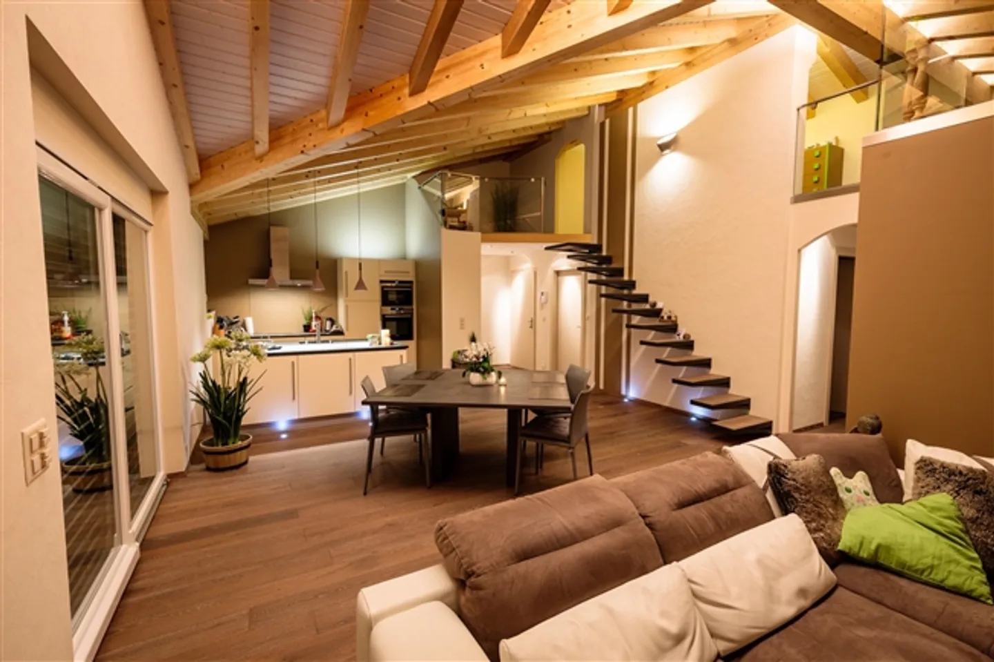 For rent furnished, magnificent penthouse 4.5 room maisonette - Photo 1 of 17