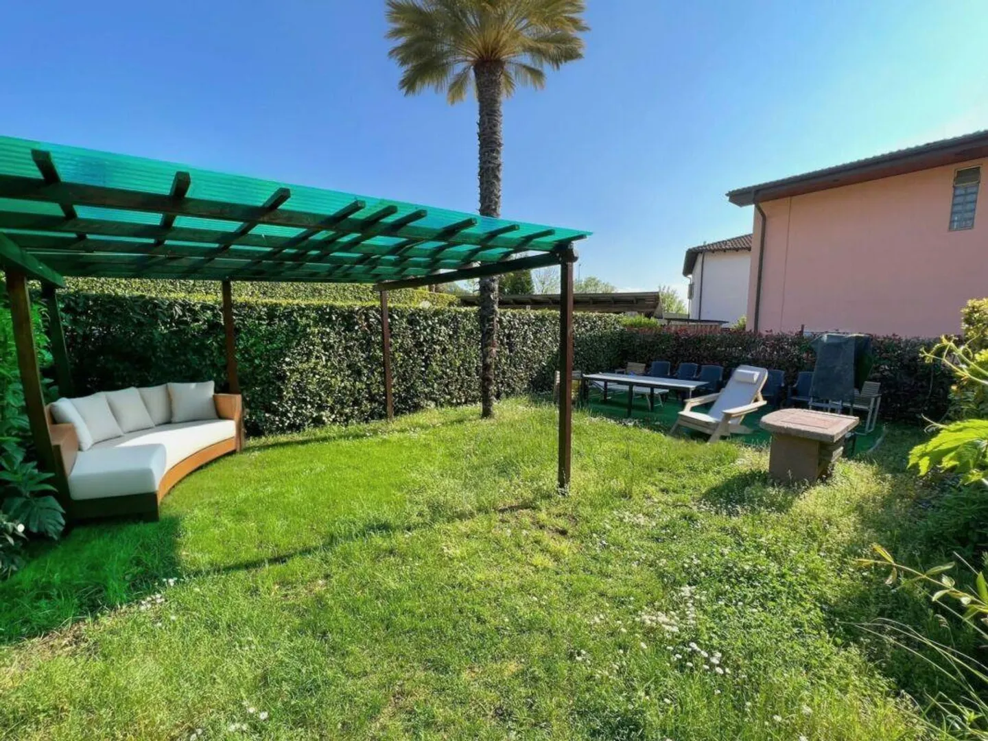 Casa uni/bifamiliare con giardino e garage - Foto 13 di 14