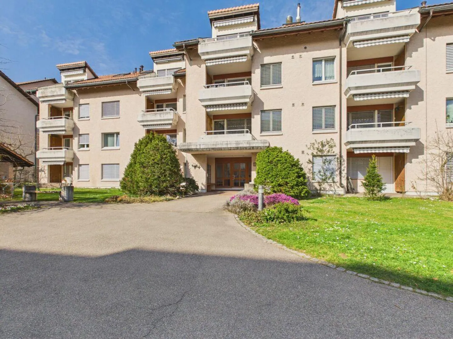 Vivre dans une résidence pour personnes âgées - appartement attrayant de 2 pièces à Wil - Photo 1 sur 12