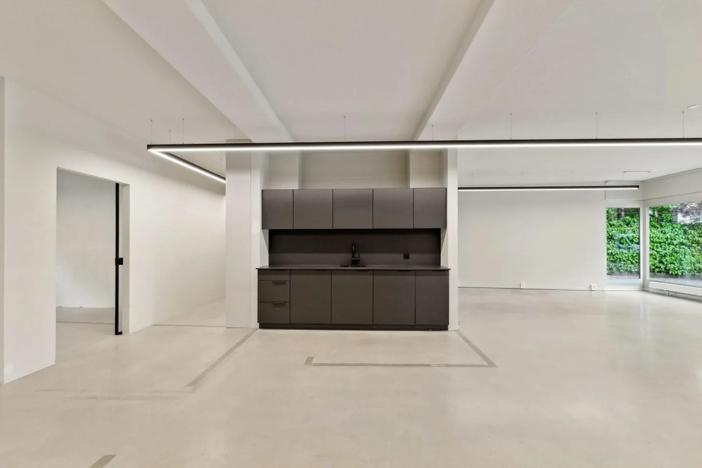 Il tuo nuovo spazio ufficio/showroom nel trendy Distretto 4! - Foto 4 di 9