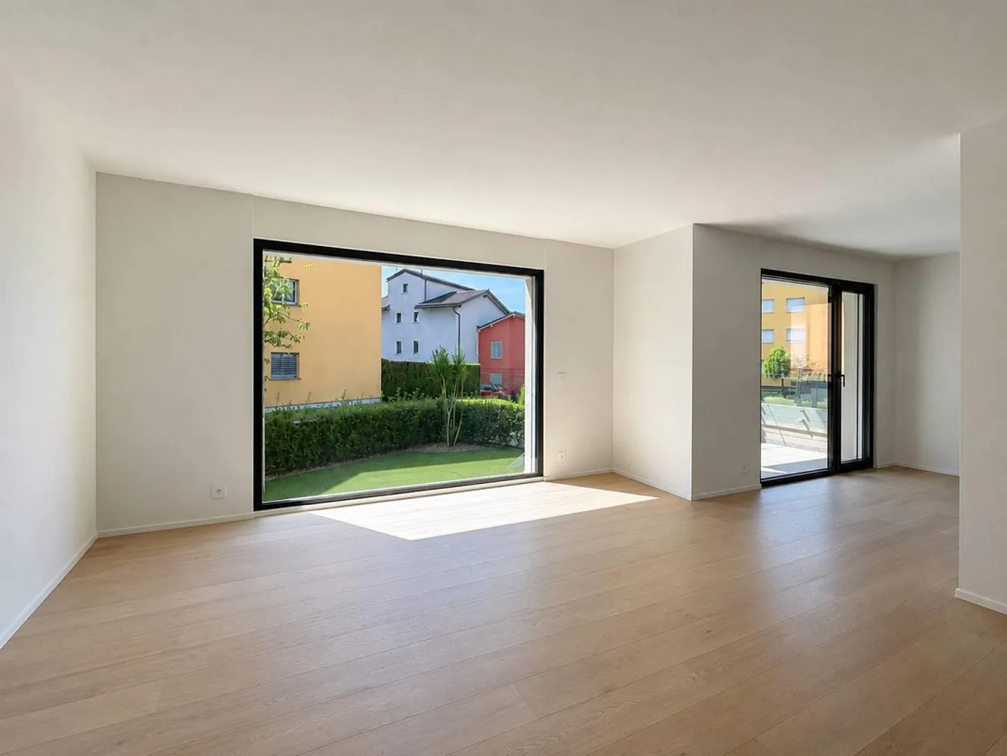 Elegant apartment with private garden. - Photo 3 of 13