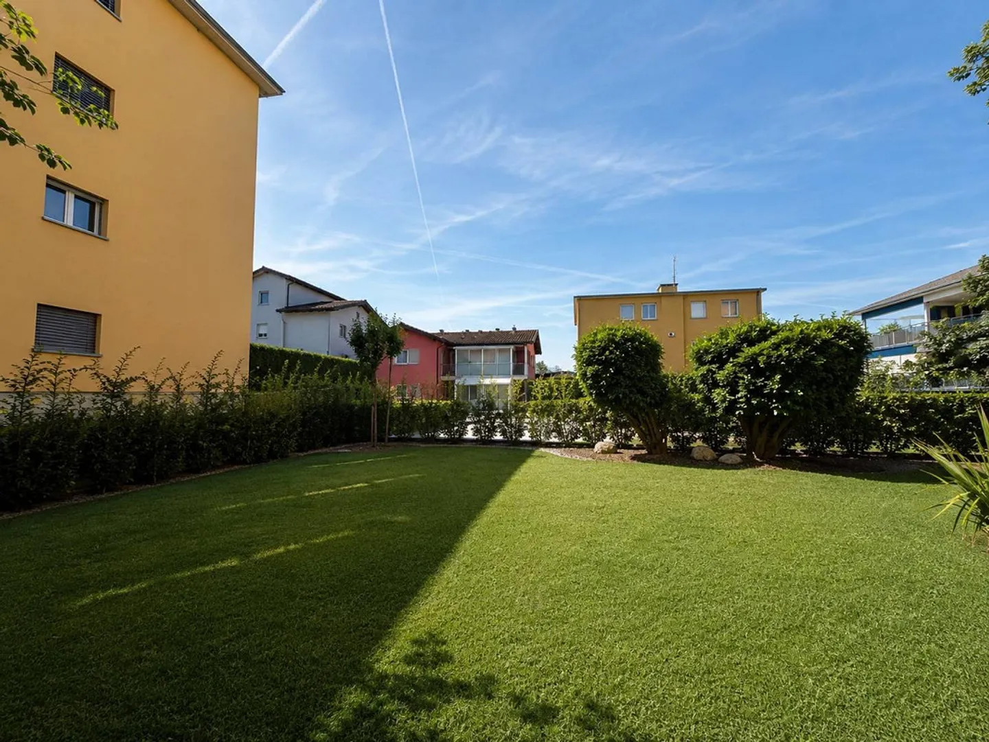 Elegant apartment with private garden. - Photo 6 of 13